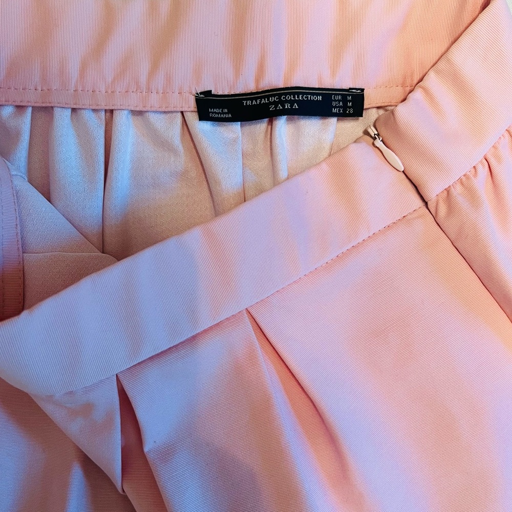 Zara Pleated Short Skirt - Picture 3 of 4